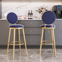 Chaise de bar en fer minimaliste moderne de luxe, tabouret haut avec design stable pour usage commercial dans la salle à manger et le salon