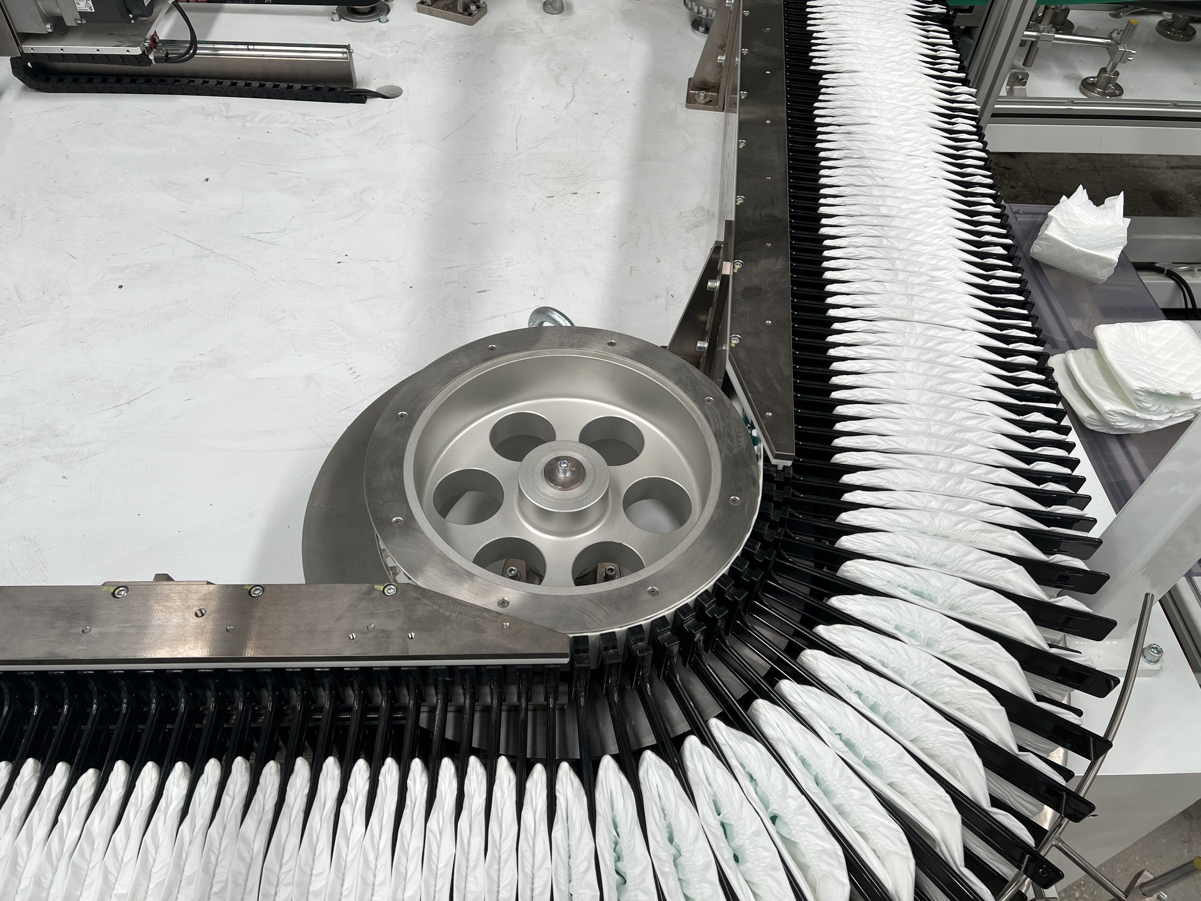 adult diapers making machine