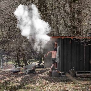 مصنع توريد ساونا خارجية 2-4 أشخاص عائلة تقليدية ساونا بخار شوكران/منتجع أرز أحمر - Product Image 2