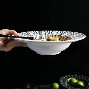 Plato de Cerámica Personalizado con Forma de Platillo Volador para Puré y Ensalada, para Restaurantes Occidentales, Cafeterías y Hogares - Product Image 6