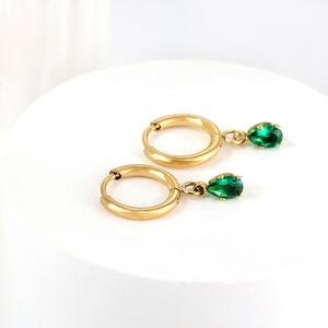 ต่างหูห่วงเพชรหลากสีทรงหยดน้ำประดับเพชรซิร์คอนเคลือบทอง 18K บนสแตนเลสสตีลสำหรับผู้หญิง ขายส่งเครื่องประดับแฟชั่น - Product Image 6