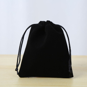 Vente en gros de sacs en velours souple avec cordon de serrage pour l'emballage de bijoux Sacs en velours de haute qualité avec logo personnalisé - Product Image 3