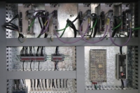 Machine de fraisage CNC 4 axes ATC avec commande Syntec, broche simple, changeur d'outils automatique pour bois/MDF, portes et armoires