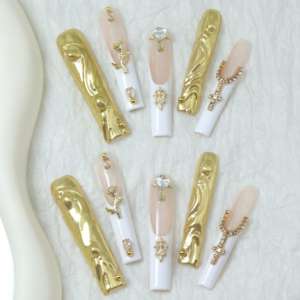 Vente en gros d'ongles artificiels en acrylique faits à la main, faux ongles carrés à couverture complète, style français doré, design avec strass, personnalisable. - Product Image 1
