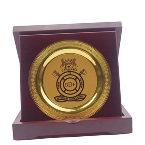 Scatola Portaoggetti Pieghevole Artigianale con Placca Dorata Incisa, Regalo Commemorativo per il Riconoscimento di Moyamba in Sierra Leone - Product Image 6