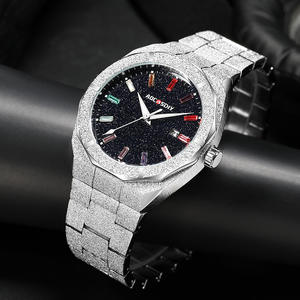 Reloj de lujo para hombre con cielo estrellado y diseño de diamante completo movimiento de cuarzo resistente al agua modelo moderno y más vendido - Product Image 2