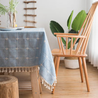 Nappe brodée en grille XinLan en gros, couverture de table à bordure à pompons, taille personnalisée pour gîtes et restaurants