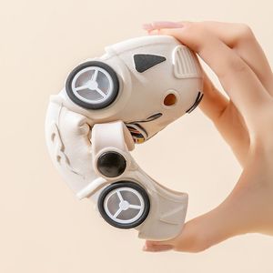 Chaussons d'été pour enfants, motif de voiture lumineuse de dessin animé, garçons et filles, antidérapants, semelle souple, sandales d'intérieur, chaussures à trous pour les orteils - Product Image 4