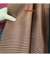 Tissu en polyester tissé de 1,3 mm, matériau durable adapté aux canapés, aux coussins de siège, aux bagages et à divers projets de décoration intérieure.