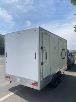 Remorques de toilette portables de luxe de haute qualité Remorque de toilette noire/blanche pratique pour salle de bain pour le camping