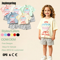Ensemble d'été pour enfants : T-shirt à col rond et manches courtes et short gris clair à cordon de serrage, imprimé graphique ballon de dessin animé personnalisé pour les vacances