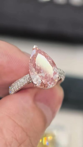 แหวนเพชรรูปหยดน้ำสีชมพู 2 กะรัตสำหรับผู้หญิง ทองคำขาว 14K ประดับเพชรแบบพาเว่ ได้รับการรับรองจาก IGI - Product Image 5