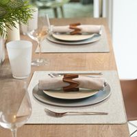 Table de protection de la maison d'hôtel personnalisée Lavable pour intérieur et extérieur Tapis de table en lin de coton crème Salle à manger de luxe