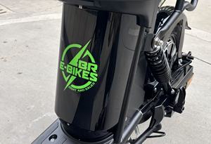 จักรยานยนต์ไฟฟ้าลอนดอนสุดพิเศษ 250W 48V แบตเตอรี่ขนาดใหญ่ 54AH เหมาะกับกฎจราจรในสหราชอาณาจักร ไม่ต้องมีป้ายทะเบียน ไม่ต้องมีประกัน - Product Image 6