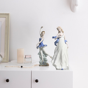 Escultura Nórdica de Cerámica de Lujo Ligero, Directo de Fábrica, Adorno Artesanal para Sala de Estar, Decoración de Mesa, Regalos - Product Image 3