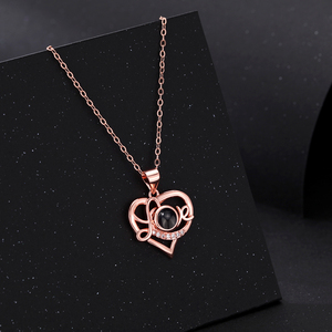 Collana con Ciondolo a Cuore con Proiezione 'Ti Amo' in 100 Lingue, Gioiello Trendy con Catena a Maglia per Regalo, Fidanzamento, Anniversario, Festa - Product Image 3