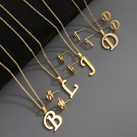 Ensemble de bijoux tendance en acier inoxydable : collier et boucles d'oreilles avec lettres, bijoux en acier inoxydable pour femmes, vente en gros