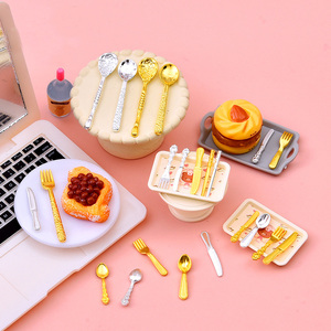 Vajilla de resina en miniatura <span class=keywords><strong>para</strong></span> casa de muñecas, escala 1:12, Mini <span class=keywords><strong>palillos</strong></span>, tenedor, cuchara, cuchillo, juego <span class=keywords><strong>para</strong></span> casa de muñecas, accesorios de cocina - Product Image 4