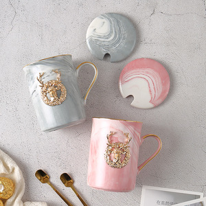 Mug en céramique amusant de 400 ml en forme de sapin de Noël avec couvercle pour le thé et les cadeaux - Product Image 2