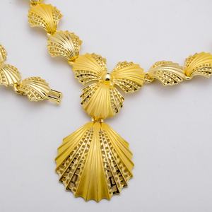 Conjunto de Joyería Nupcial de Alta Calidad Chapada en Oro de 14K con Collar y Aretes de Circonita para Fiesta de Bodas, Compromiso, Mujer - Product Image 4