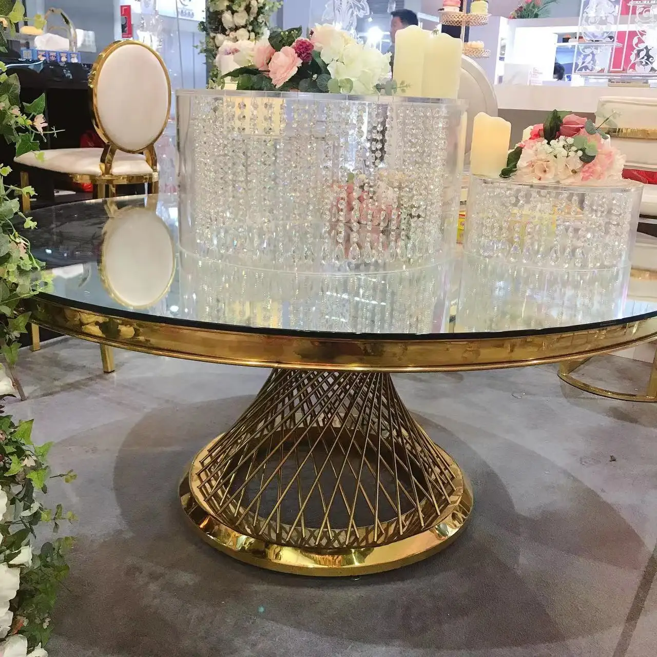 Golden Net Wedding Table with Clear Glass Top Dia 150CM Fir for 8 People
