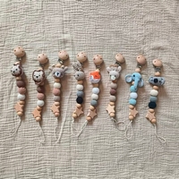 Attache-tétine artisanale en crochet (cerf, lion, lapin, ours, renard, éléphant) avec pochette et boîte – Coffret cadeau en bois pour bébé – Accessoire de chambre d'enfant