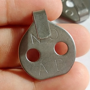 <span class=keywords><strong>Rondelle</strong></span> à double trou en acier inoxydable de 7/8 po pour la fabrication de couvertures isolantes thermiques flexibles - Product Image 1