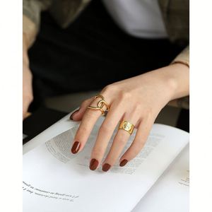 Ensemble collier et bague vintage plaqué or avec portrait d'Elizabeth, bijoux pour tous les jours, style unisexe - Product Image 5