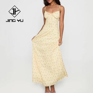 Robe de soirée décontractée de luxe à fleurs personnalisée, robe à bretelles texturée, robe maxi en lin mélangé à du coton de haute qualité - Product Image 2