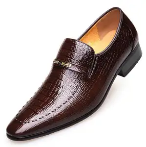 Yüksek kalite lüks erkek deri ayakkabı büyük boy düşük üst gündelik erkek ayakkabısı kabartmalı deri ayakkabı erkekler