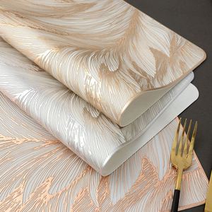 Nouveau Set de Table Style Occidental en PVC Épais Isolant, Imperméable et Anti-Huile, Motif Estampé à Chaud, pour Usage Domestique - Product Image 3