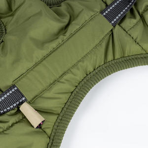 Op Maat Gemaakte Luxe Polyester Huisdierenvest Van Hoge Kwaliteit Winter Hondenkleding Met Borst En Achterkant Solide Patroon Sportstijl - Product Image 2