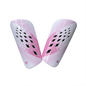 批发定制徽标足球护腿板塑料材质成人足球护腿板 - Product Image 4