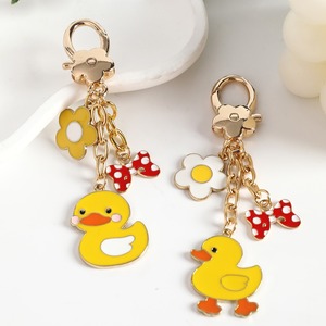 Porte-clés en peluche de canard animal de dessin animé mignon et frais, avec mousqueton en alliage, forme 3D, nœud papillon coloré effet goutte d'huile, œuf frit, pour sac de couple - Product Image 5