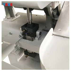 Sierra de Corte de Doble Cabezal Controlada por PLC con Rodamientos Motorizados para Máquinas de PVC/UPVC y Aluminio - Product Image 5