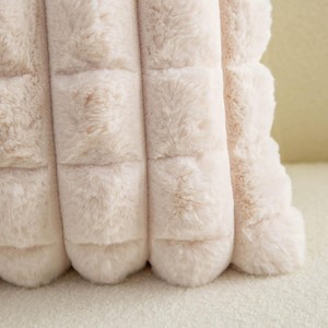 Fundas de Almohada Decorativas de Piel Sintética, Suaves y Acogedoras, con Diseño a Cuadros, Fundas de Almohada de Terciopelo para Sofá - Product Image 4