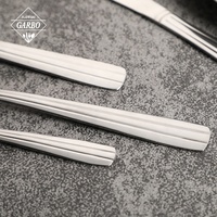 Ensemble de couverts traditionnels Garbo Jieyang Factory, couteau, fourchette et cuillère, finition miroir dorée et noire, luxe, acier inoxydable, idéal pour les mariages.