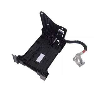 <span class=keywords><strong>Skoda</strong></span> <span class=keywords><strong>Enyaq</strong></span> & VW <span class=keywords><strong>ID</strong></span>.4 2023 RHD Boîte à fusibles avec borne de batterie Nouvel état 1EA937548A IV 50 Kit intérieur - Product Image 3