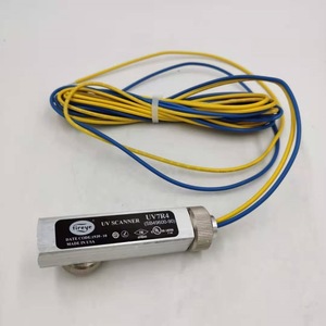 Scanner UV Fireye UV7R4 avec support à angle droit et câbles de 10 pieds pour équipement industriel - Product Image 2