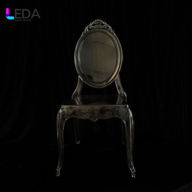 สีเทาเข้ม