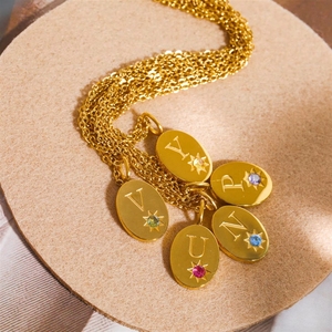 Collares de Moda con Colgante de Letra Inicial de la A a la Z, de Acero Inoxidable PVD, Chapado en Oro, con Zirconia, Venta al por Mayor - Product Image 2