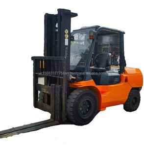 Japan Toyota 50 Diesel <b>Forklift</b> With 5 Ton Loading Capacity - Product Image 1