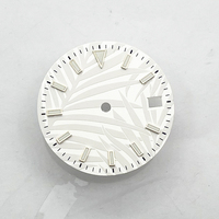 Montre CORGEUT D-28.5 28,5 mm avec cadran en laiton rayé, date et aiguilles lumineuses, compatible avec le mouvement NH35