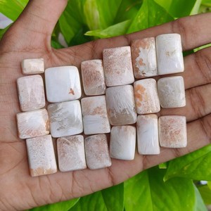 พลอยสกอเลไซต์สีชมพูทรงหลังเบี้ย จำนวน 259 กะรัต ขัดเงา สำหรับทำเครื่องประดับ ขายส่ง ผู้ส่งออกอินเดีย - Product Image 3