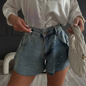 Shorts en jean amples à taille haute et cloutés style streetwear pour femme – Tendance - Product Image 1