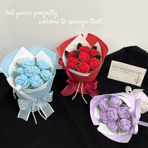 <span class=keywords><strong>Bouquet</strong></span> de fleurs en crochet tissé à la main de haute qualité avec des roses, adapté aux amis, à la famille, aux anniversaires, aux cadeaux de la Saint-Valentin - Product Image 5