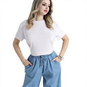 เสื้อยืดคอกลมแขนสั้นทรงหลวมสำหรับผู้หญิง EVER GLOW สีพื้น ผ้าฝ้าย 100% ระบายอากาศได้ดี เหมาะสำหรับใส่ลำลองในฤดูร้อน - Product Image 1
