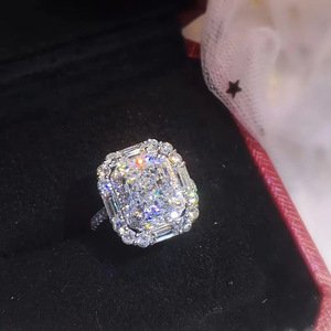 Anello ispirato al palazzo dei cubetti di zucchero per donna, stile principessa, elegante gioiello da dito alla moda - Product Image 2