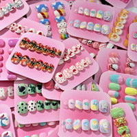 Kinder-Cartoon-Press-On-Nägel, niedliche, zufällige Designs, künstliche Nägel, wiederverwendbar, abnehmbar, Maniküre-Tips für Kinder, DIY-Partygeschenk, Großhandel