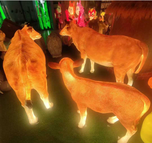 Escultura Luminosa 3D de Buey Amarillo para Jardín, Parque o Paisaje, Fabricada en Resina y Fibra de Vidrio - Product Image 1